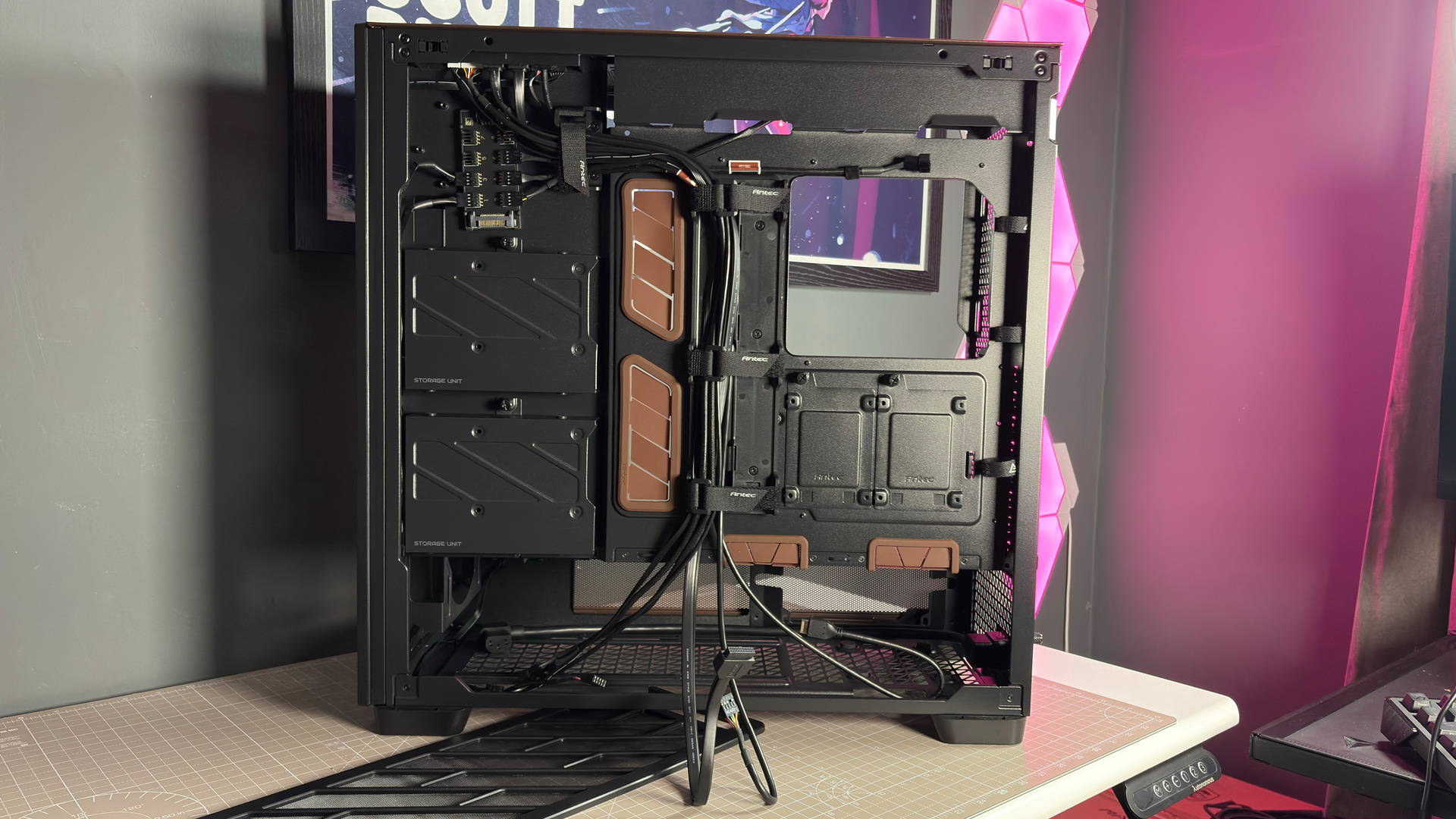 Antec Flux Pro Noctua Edition without any PC inside on a desk.