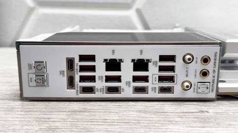 Asus ROG Crosshair X870E Glacial review