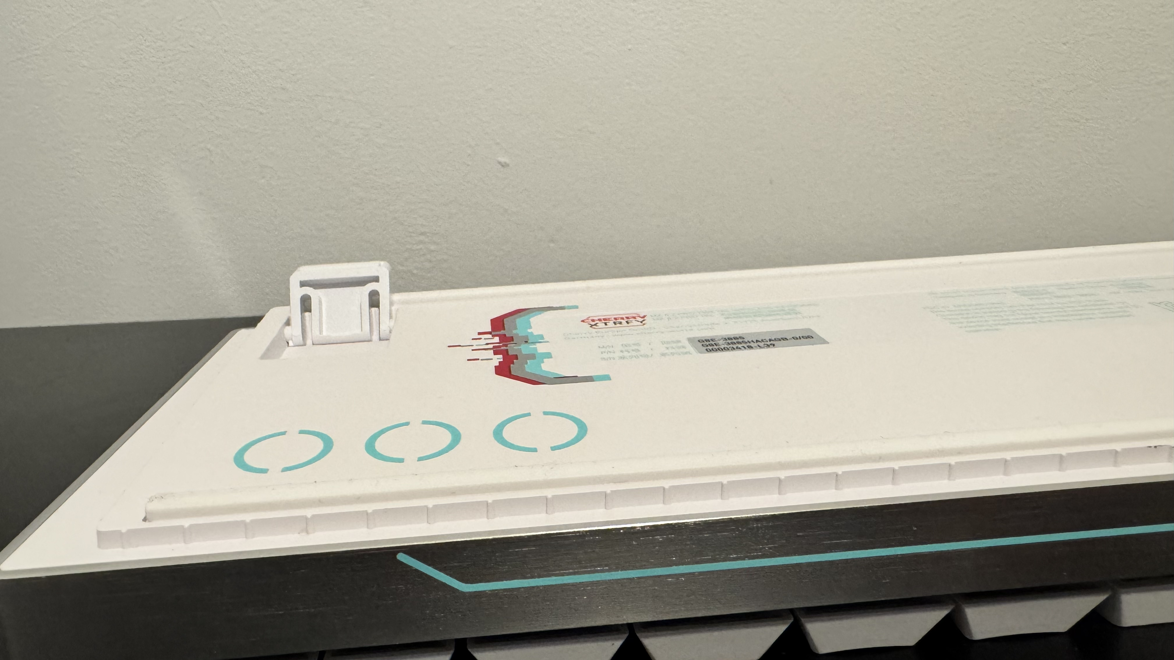 Cherry Xtrfy MX 8.2 Pro TMR TKL (in white)