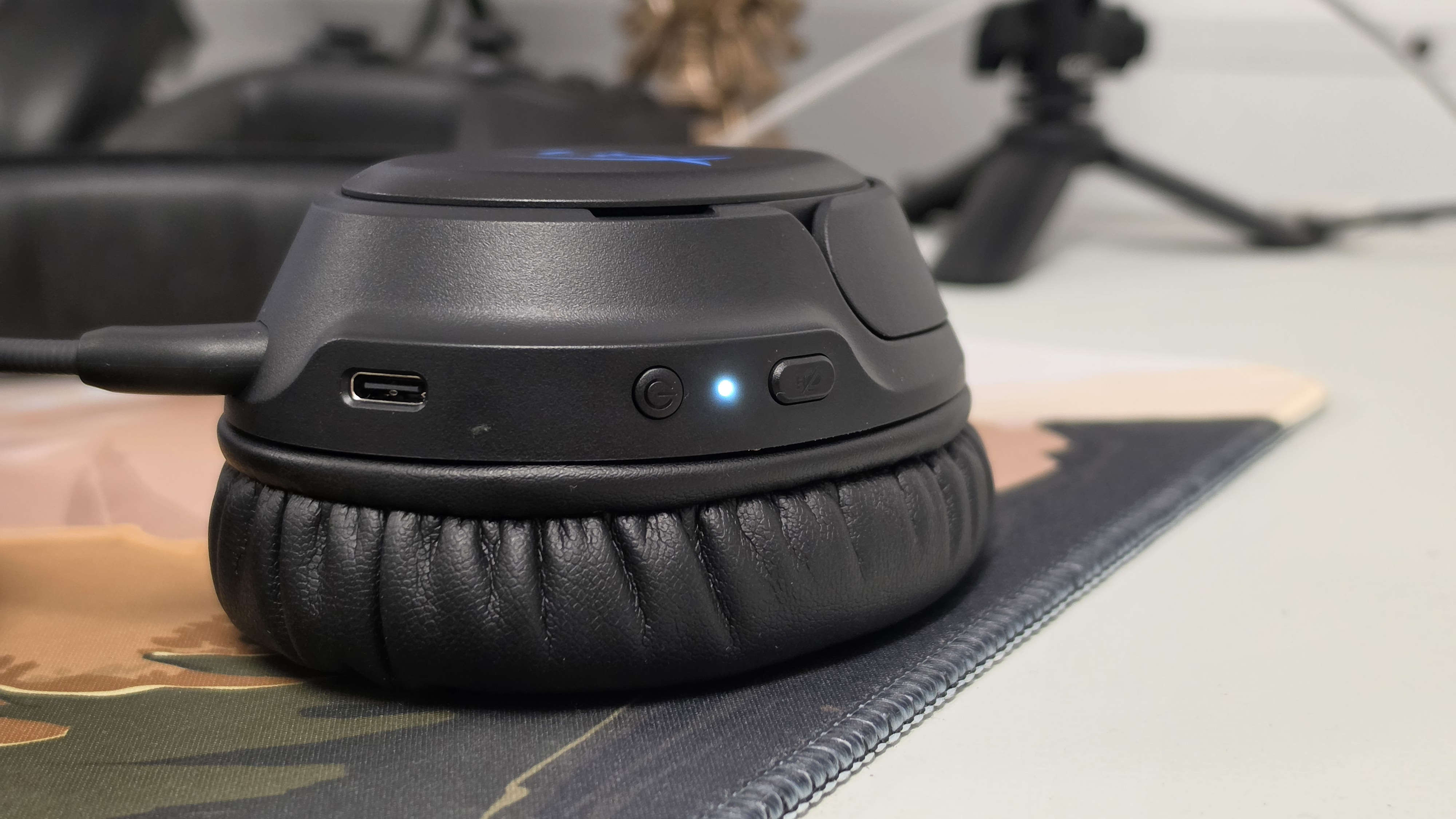 HyperX Cloud Flight 2 gaming headset