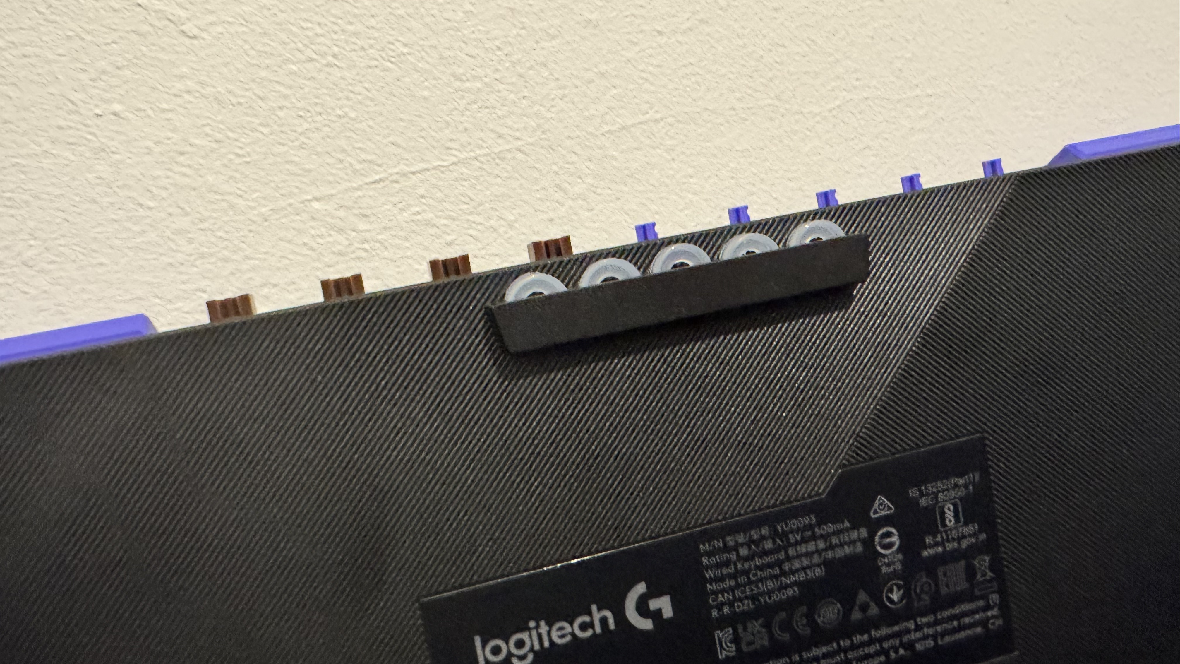 The Logitech G512 X gaming keyboard spare switches and SAPP rings