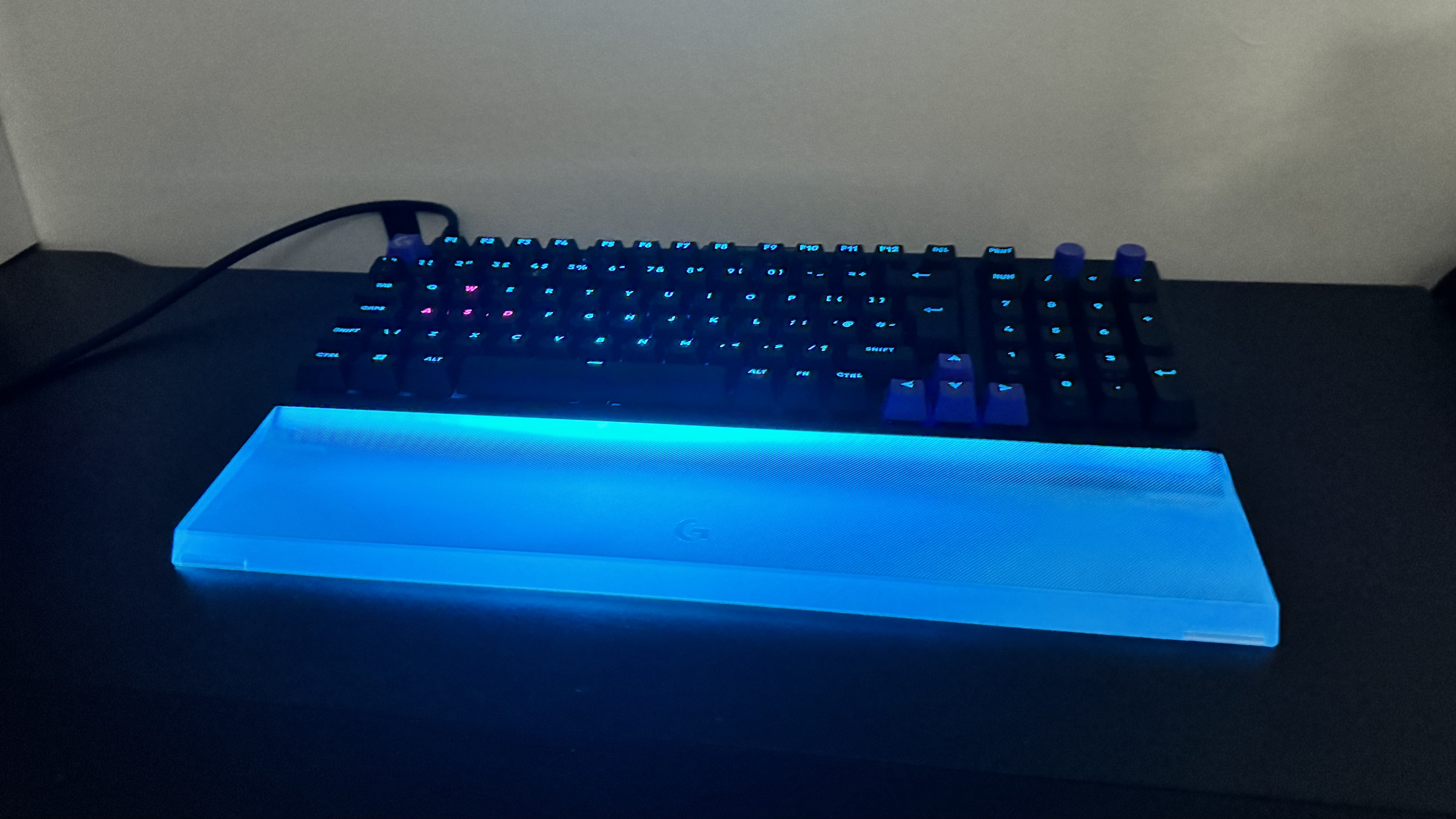 The Logitech G512 X gaming keyboard from the bottom, with the palm rest