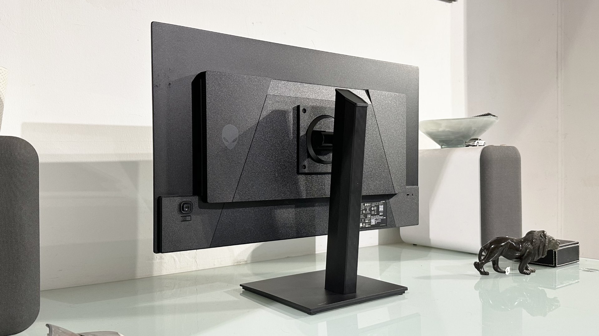 Alienware AW2726DM