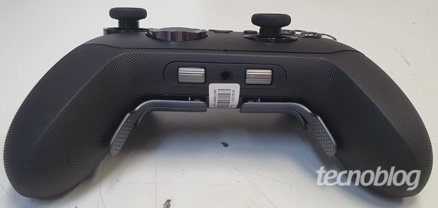 The scroll wheels on the Xbox Elite 3 controller