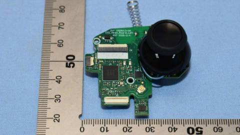 We now have teardown pics of the Steam Frame controller and it looks like it could be pretty repairable