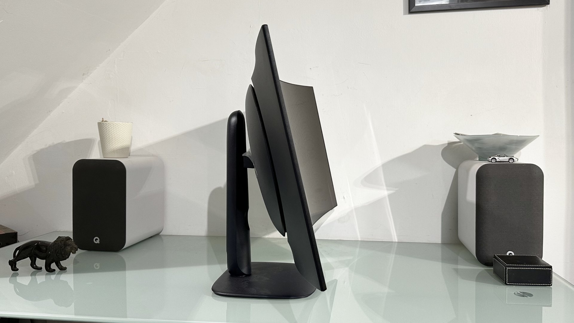 Alienware AW3926QW OLED gaming monitor