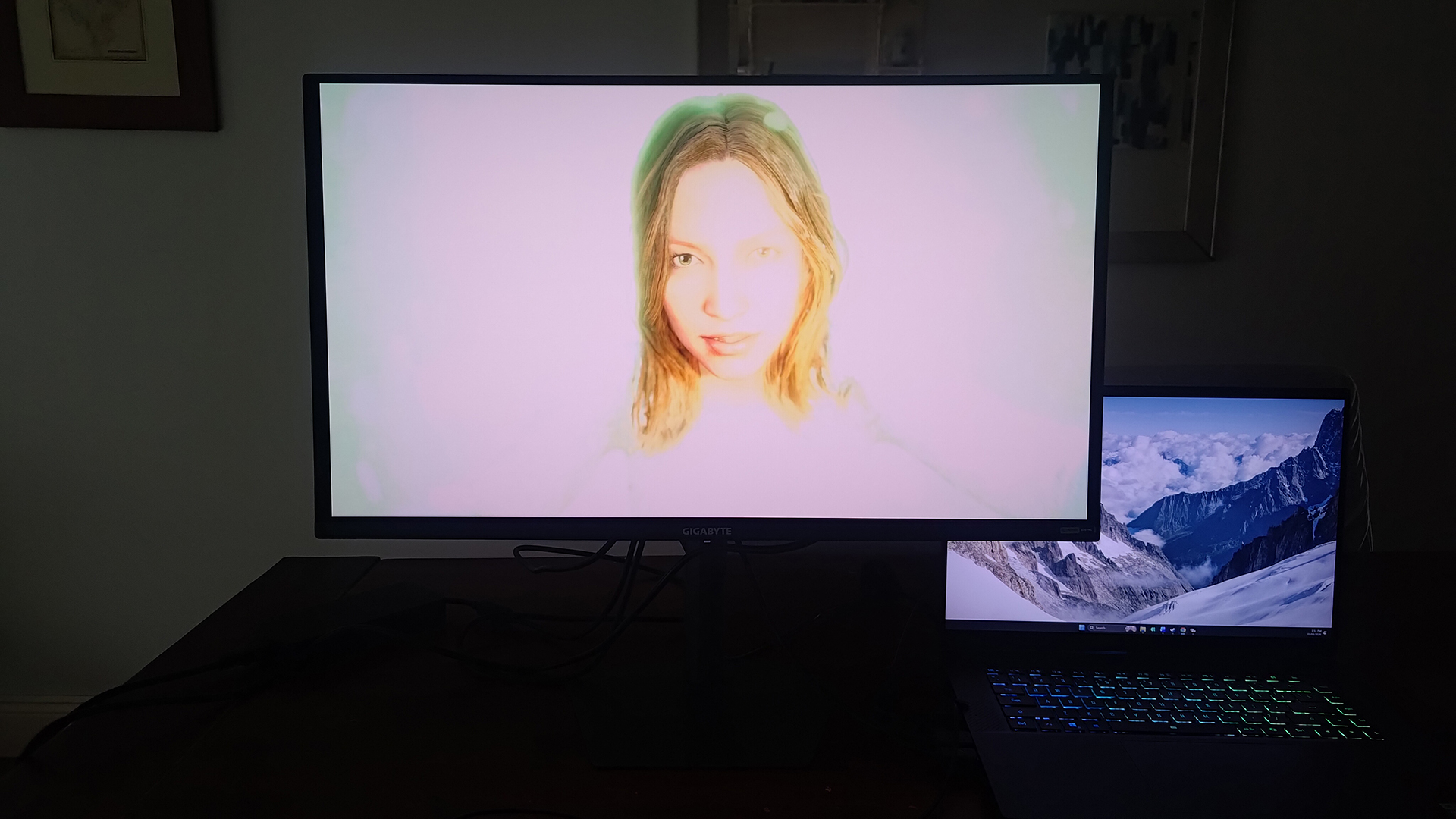Gigabyte GO27Q24A showing even lighting