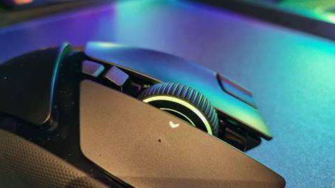 New Razer Basilisk V4 executes perfect 180 degree turns at the click of a button, all while looking like a Power Ranger’s foot